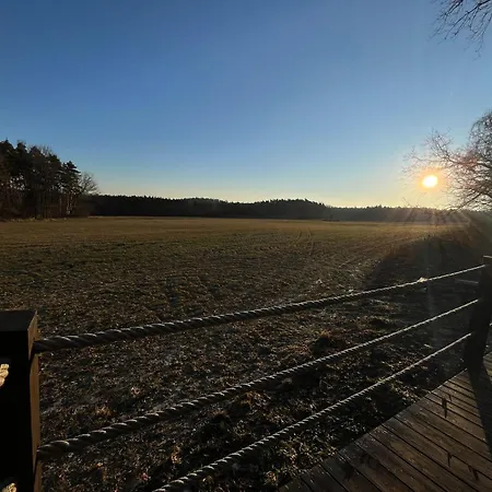Maringotka Uprostřed Divočiny Kemp *